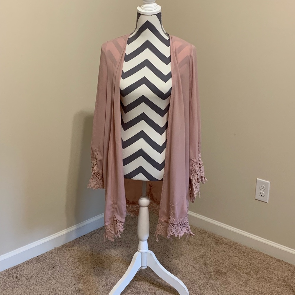 Mauve kimono lace sleeves and bottom